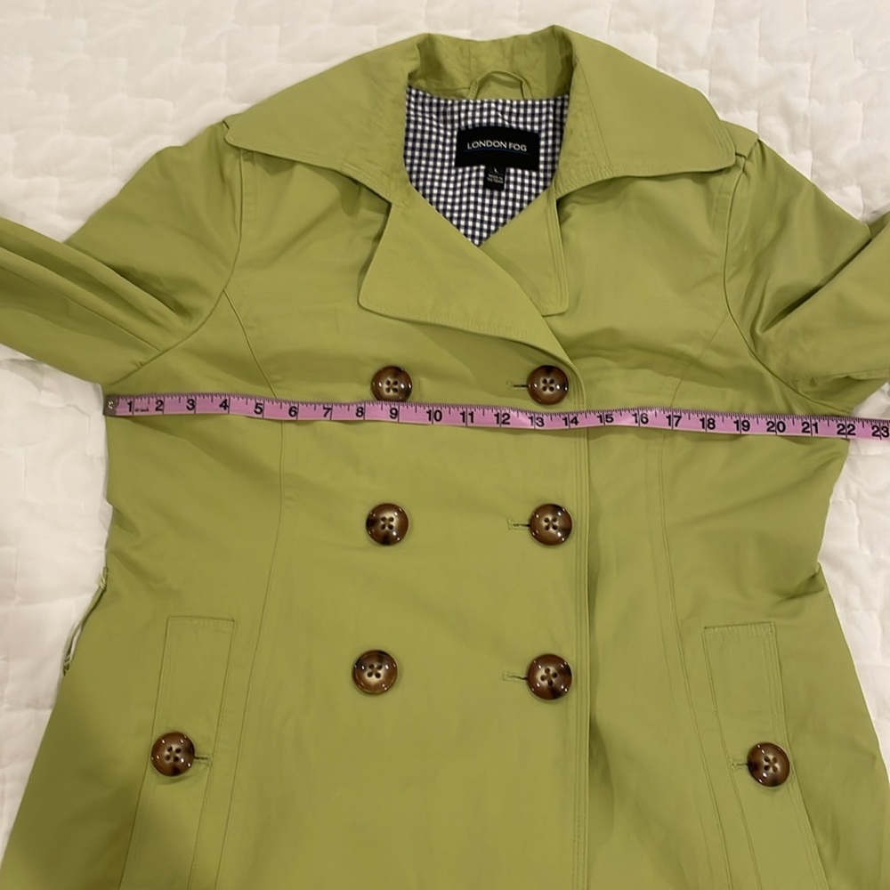 Ladies London Fog double breasted rain jacket. Color is apple green size L - Picture 12 of 12